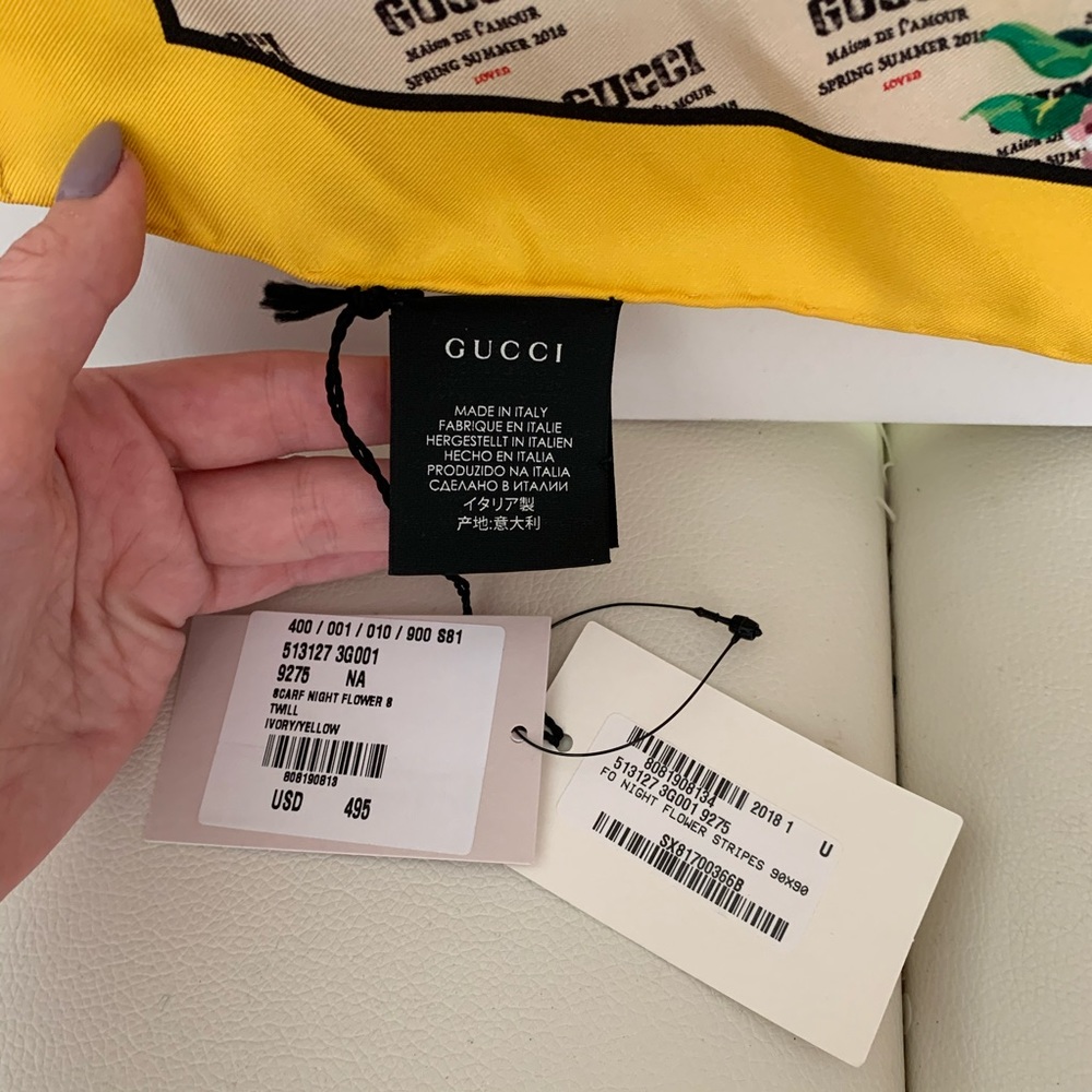 💫NWT Gucci Yellow Flower Print Scarf 513127 9275 - Picture 4 of 7